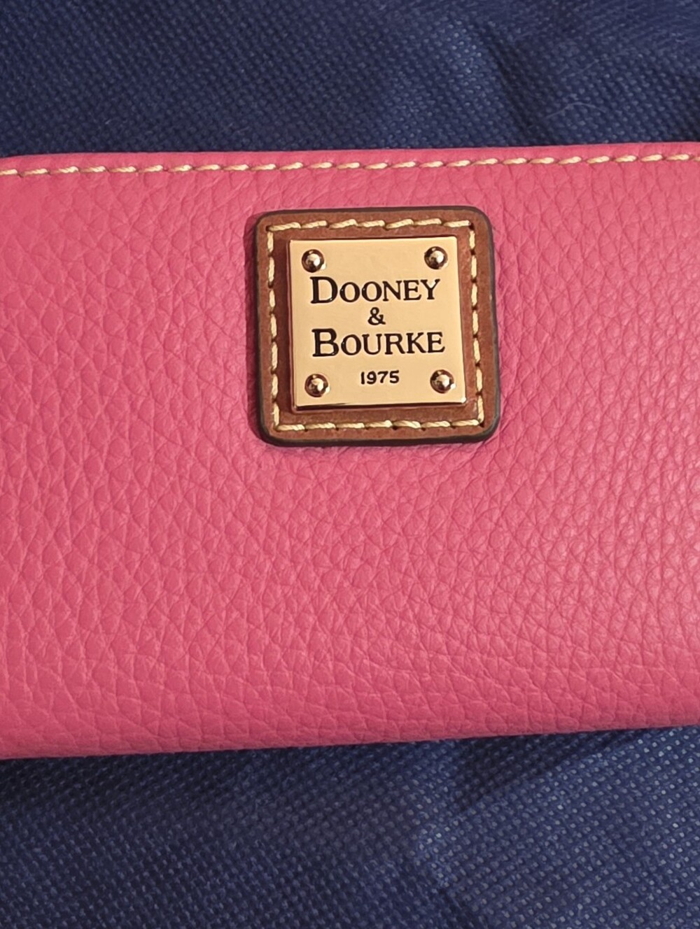 DOONEY AND BOURKE NEW WITH TAGS PURSE AND WALLET WITH MATCHING SCARF & DUST BAG - Picture 9 of 11